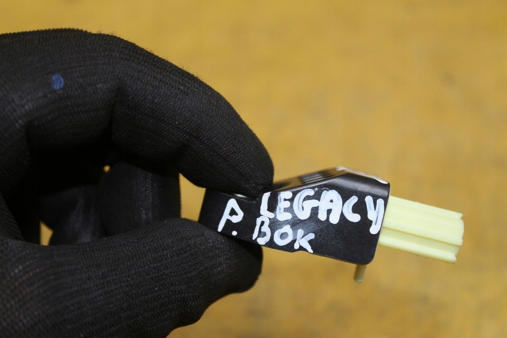 фото №5, Датчик удара правый bok 98237ag060 legacy iv