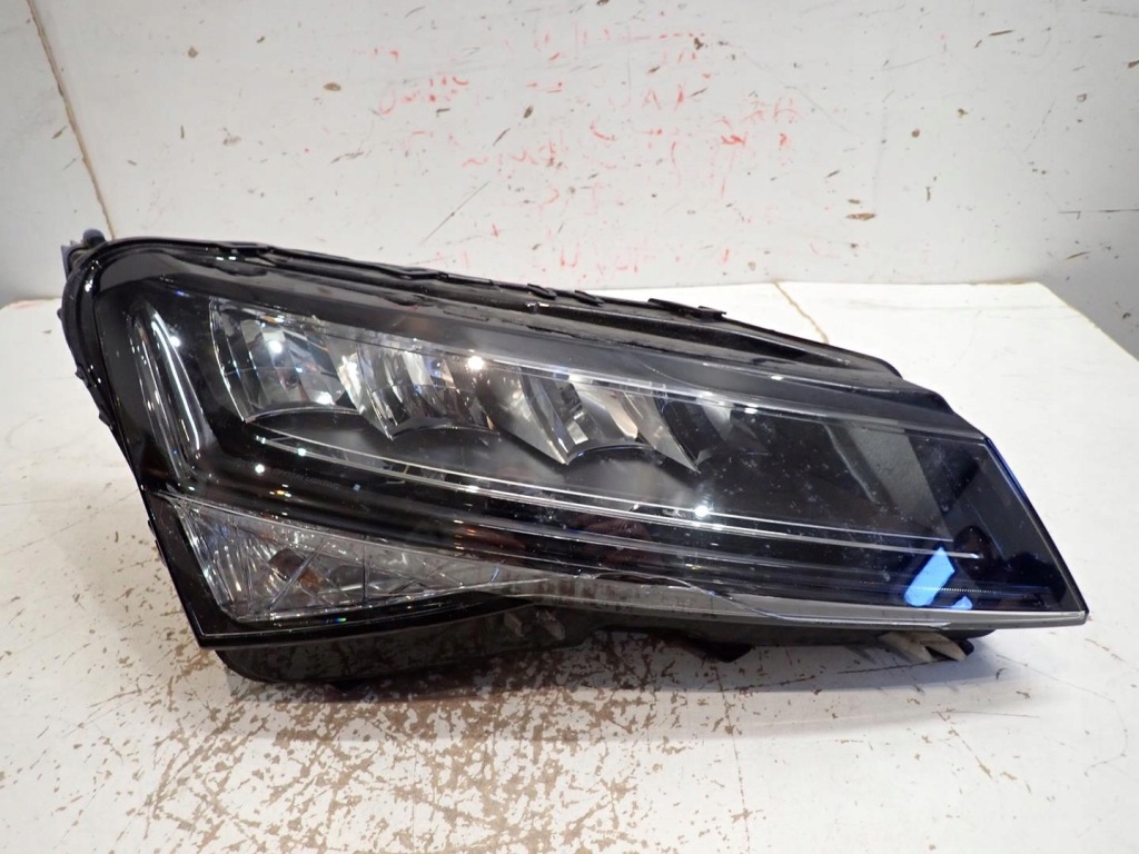 Купить Фара перед правый  skoda superb 3 рестайлинг  full led