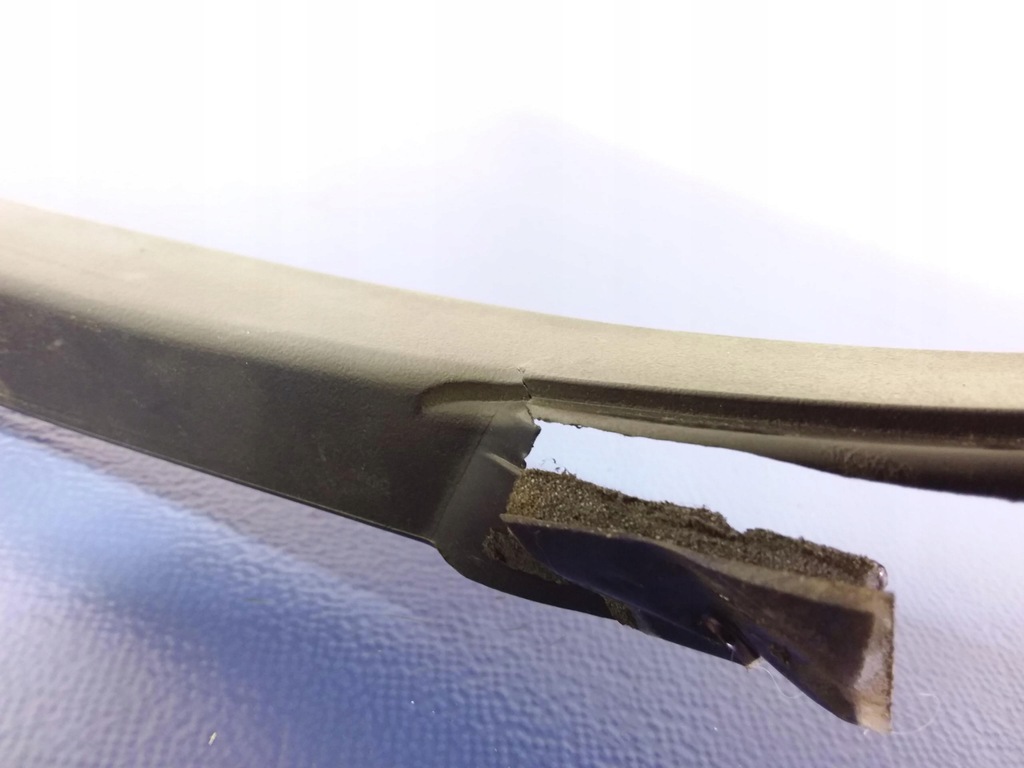 фото №4, Chrysler pacifica i рамка молдинг стекло правая задняя