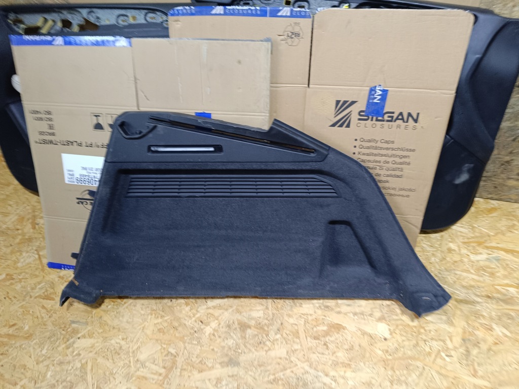 фото №1, Обшивка багажника правый audi q8 4m8