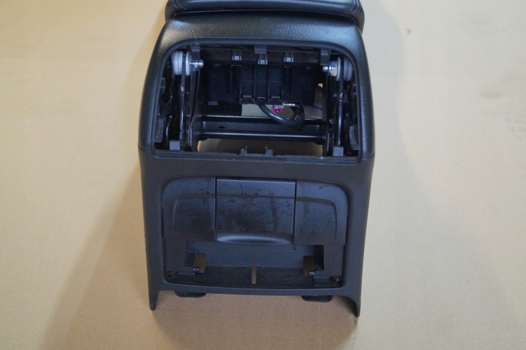 фото №15, Туннель средний подлокотник audi a4 b8 a5 8t