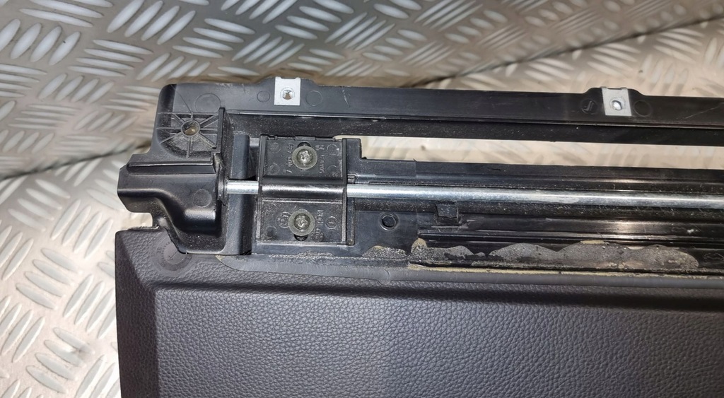 фото №6, Bmw e60 бардачок панелі пасажира чорний корпус pod вимикач подушка безпеки 7034080