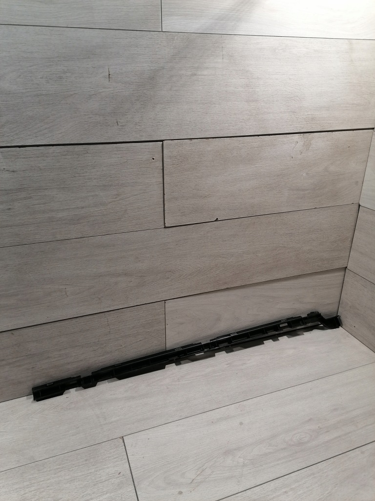 Mercedes gla w156 напрямна поріг правий a1566980214 Недорого