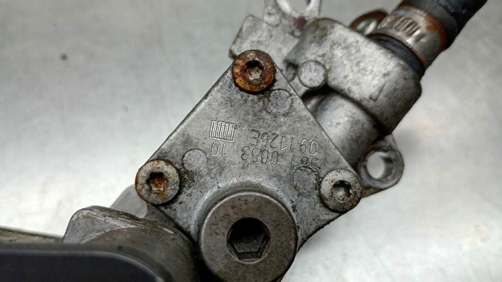 Насос vacu audi a4 b6 седан 1.9tdi 04r 561005310 в Україні