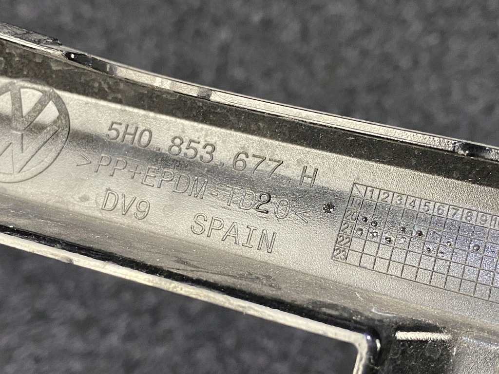 фото №6, Vw golf viii 8 r-line решітка бампера середня перед 5h0853677h