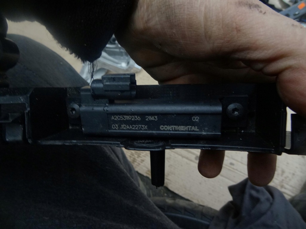 фото №3, Направляющая бампера задняя антенна keyless renault clio v a2c53119236