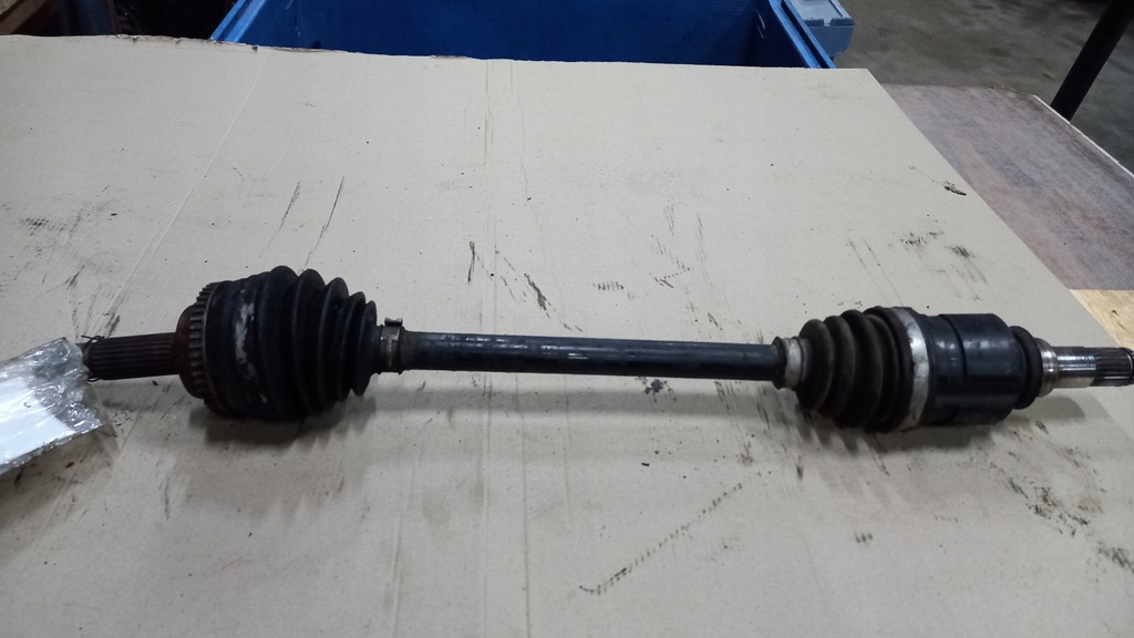 фото №1, Приводной вал левая toyota yaris 1.0b 03r