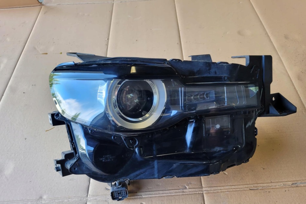 фото №1, Лампа перед права full led mazda mx-30 dn4n51030