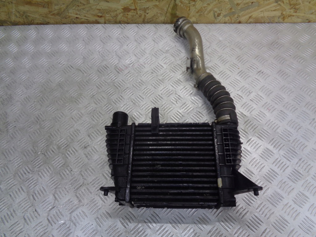 Купити Інтеркулер радіатор повітря 8200170504 renault modus 1.5dci 2004-