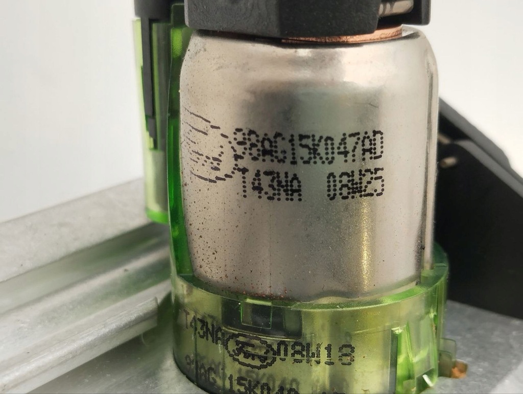 фото №8, Aston martin vantage iii 2009 разъём / соединитель aux 98ag15k047ad