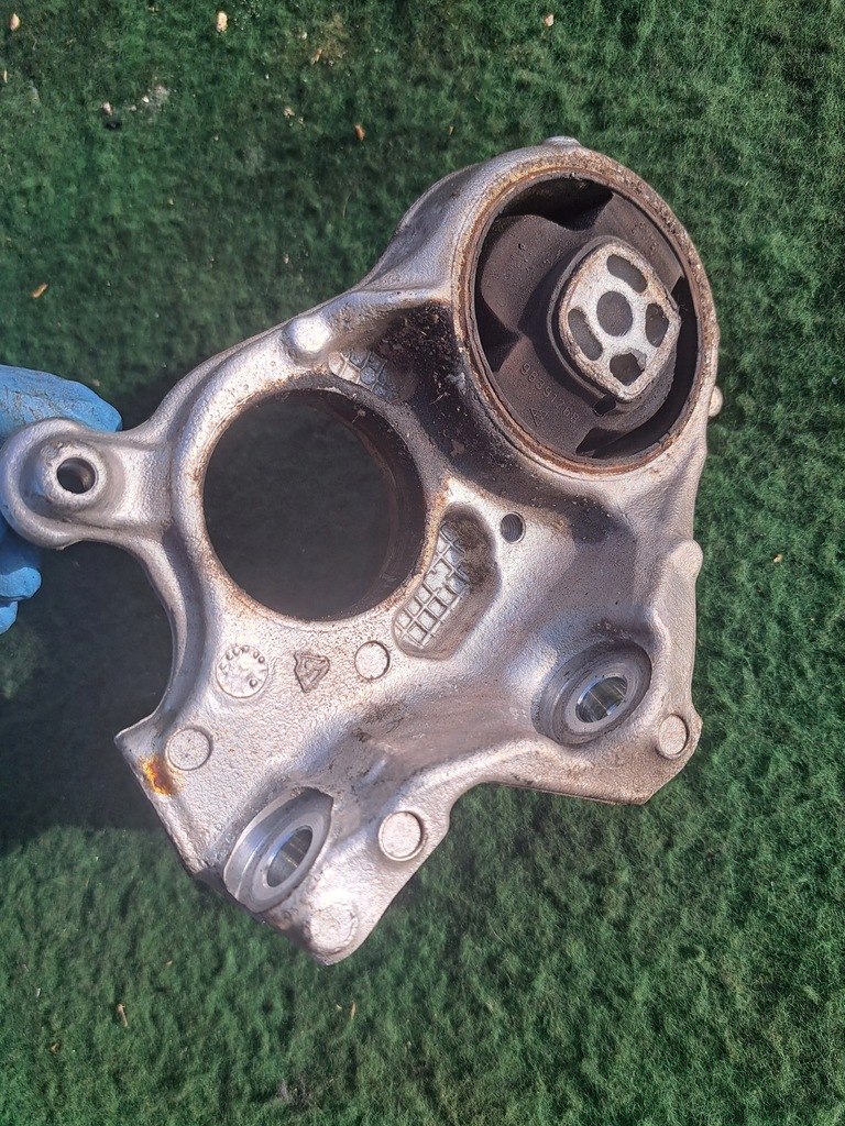 фото №10, Peugeot 308 t7 опора полуось 1.4 1.6 vti подушка коробки thp