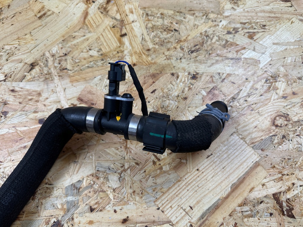 фото №6, Труба шланг wąż wody porsche taycan 9j1 4ke121036b 2019-