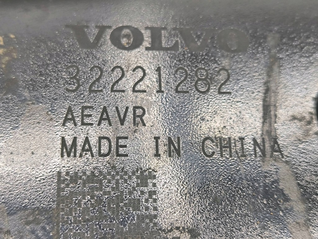 фото №6, Volvo xc40 2021 правая сторона нижний рычаг передний