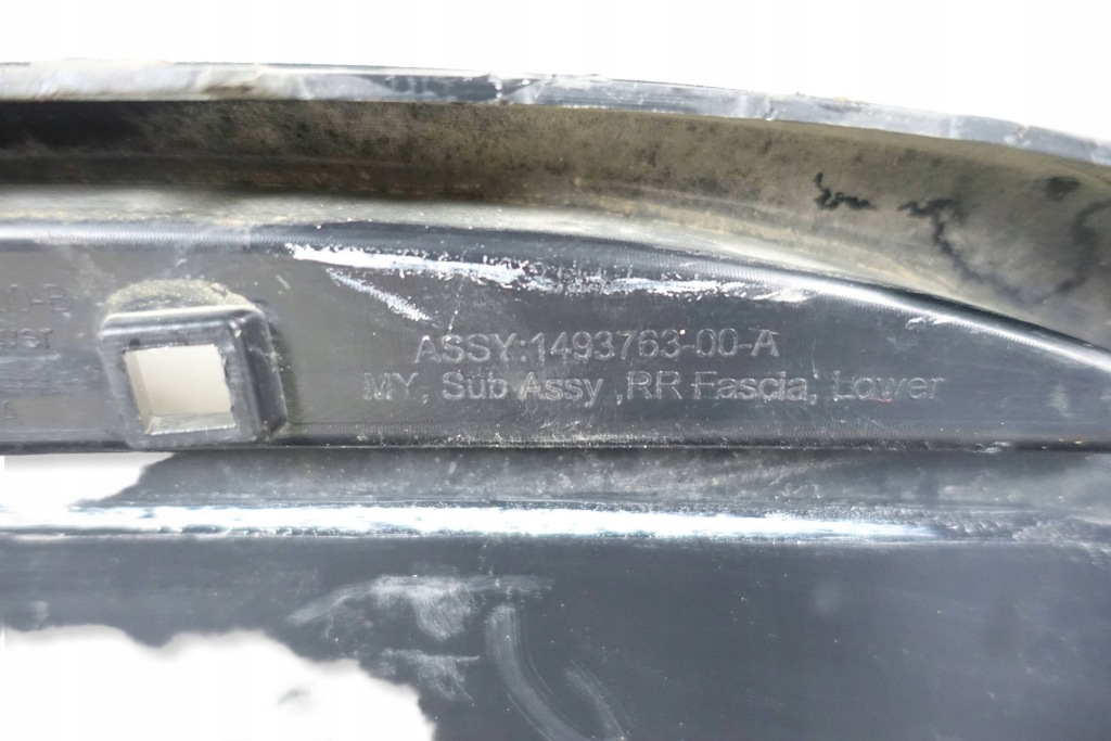 Спойлер накладка бампера задний  tesla model y 2020-2023 1493763-00-a Оригинал