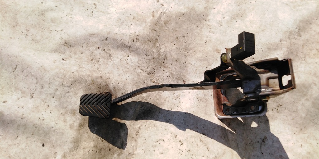 фото №1, Sportage ii 2,0 crdi педаль тормоза europa oryg 06r