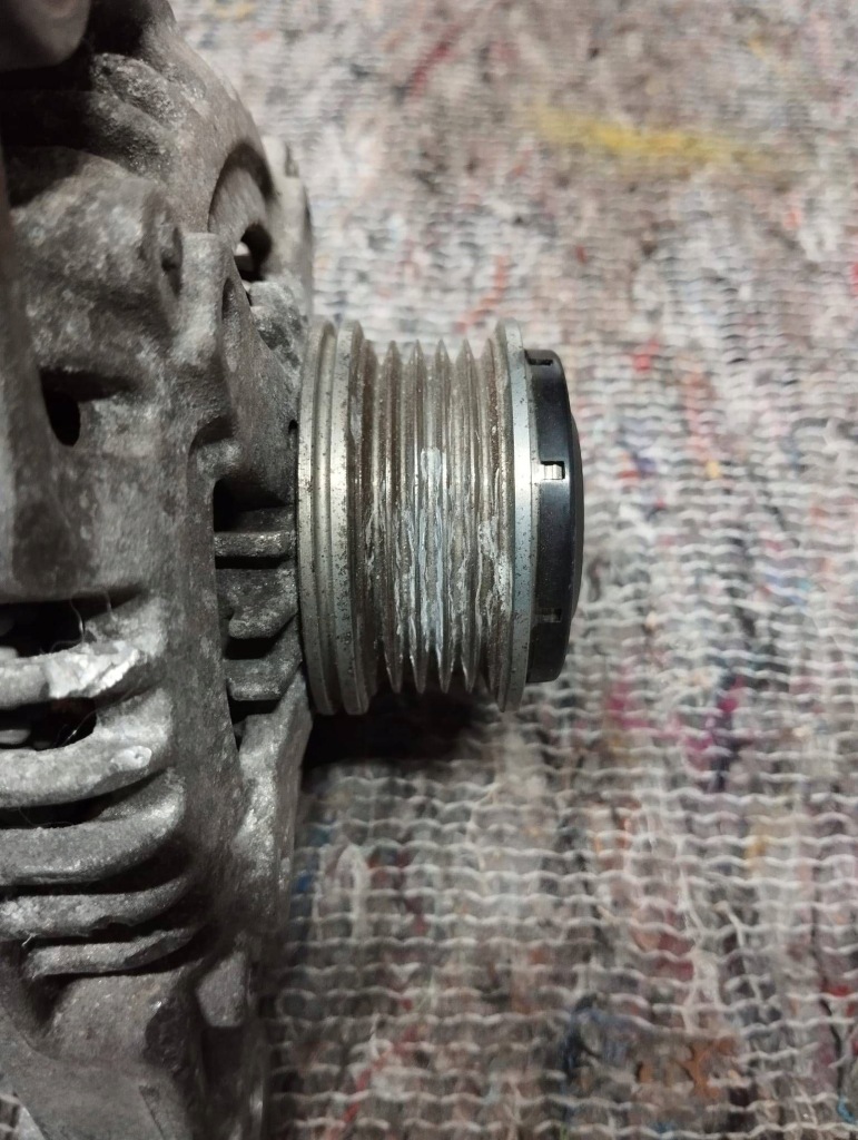 Генератор opel corsa e 1.2 1.4 13585666b Зі Шроту