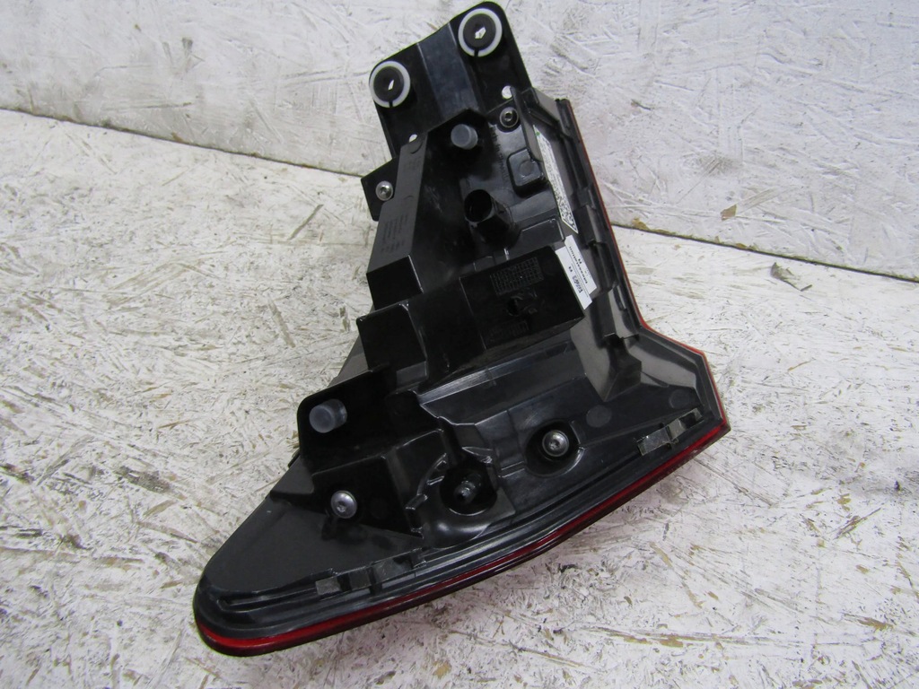 фото №12, Audi a6 c8 sedan лампа правая задняя 18r--