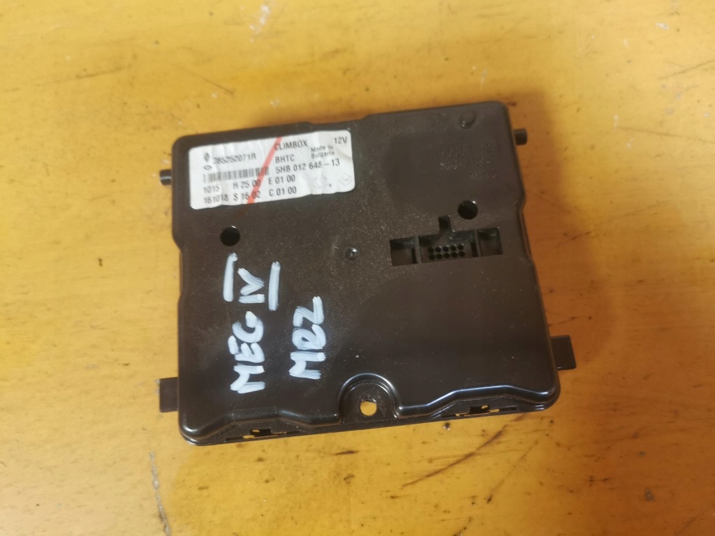 Купить Модуль блок управления отопителя renault megane iv 285252071r 16-24