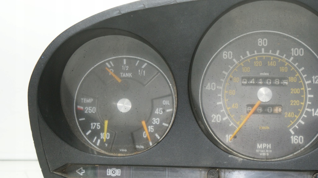 Mercedes r107 sl slc счетчик спидометр приборы 1075422801 Оригинал