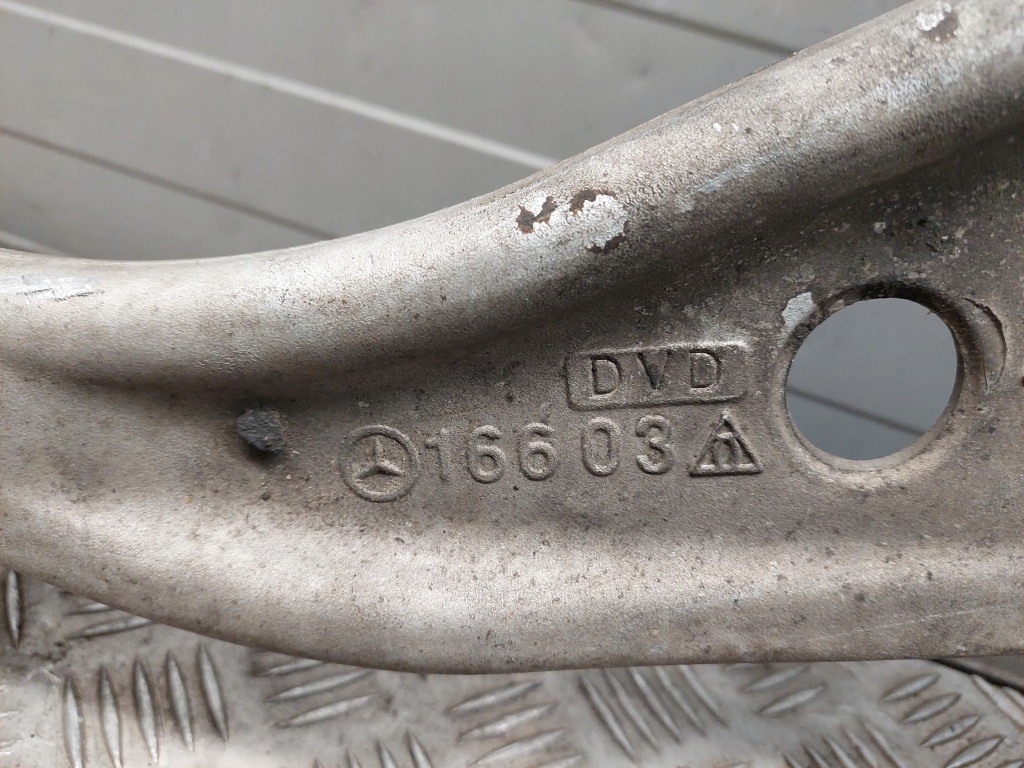 Mercedes-benz gl x166 a16603 перед ліва важелі в Україні