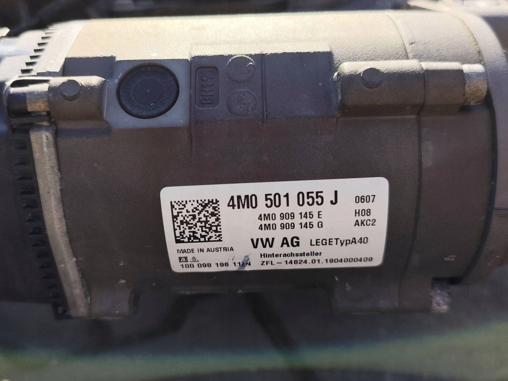 Купити Audi q7 4m підвіска задній комплектна  пневматика поворотна вісь  4m0500025