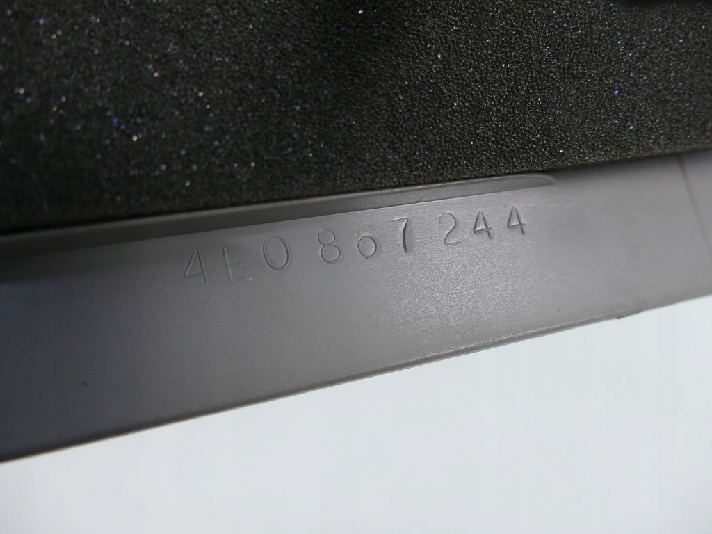 фото №11, Защита стойка audi оригинальный номер 4e0867244