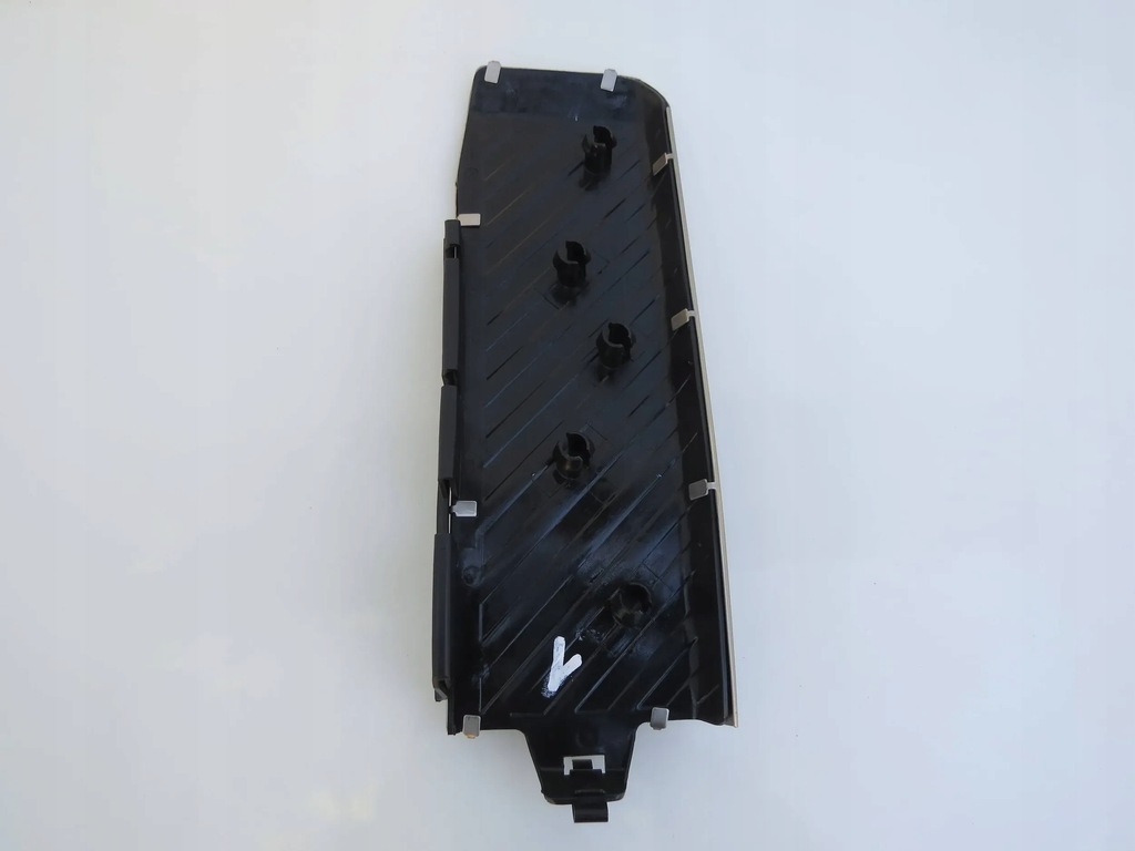 фото №9, Подножка накладка водителя 8k1864777 audi a4 s4 rs4 b8 a5 8t