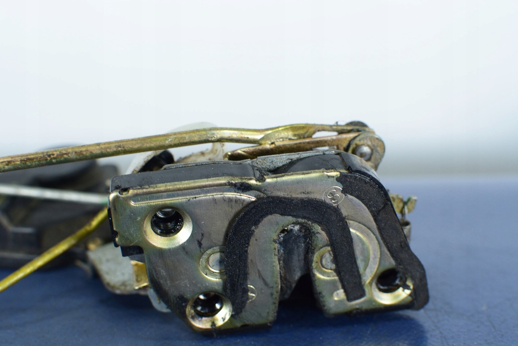 фото №2, Daihatsu yrv замок двері лівий перед