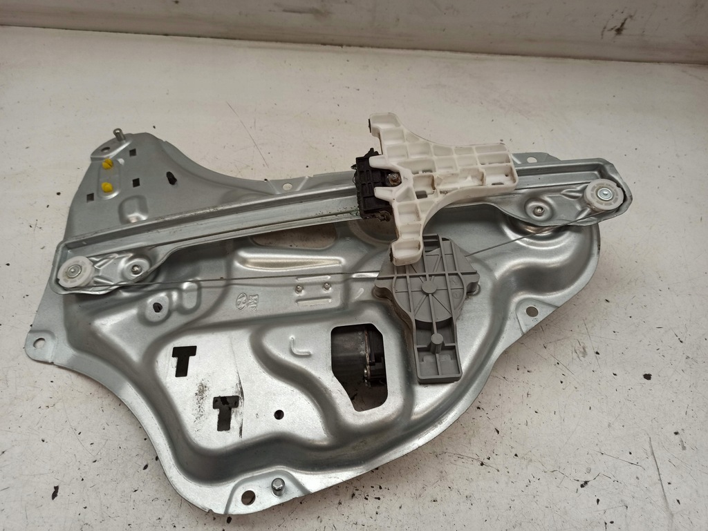 фото №14, Hyundai ix35 подъемник задняя правый 814202y010