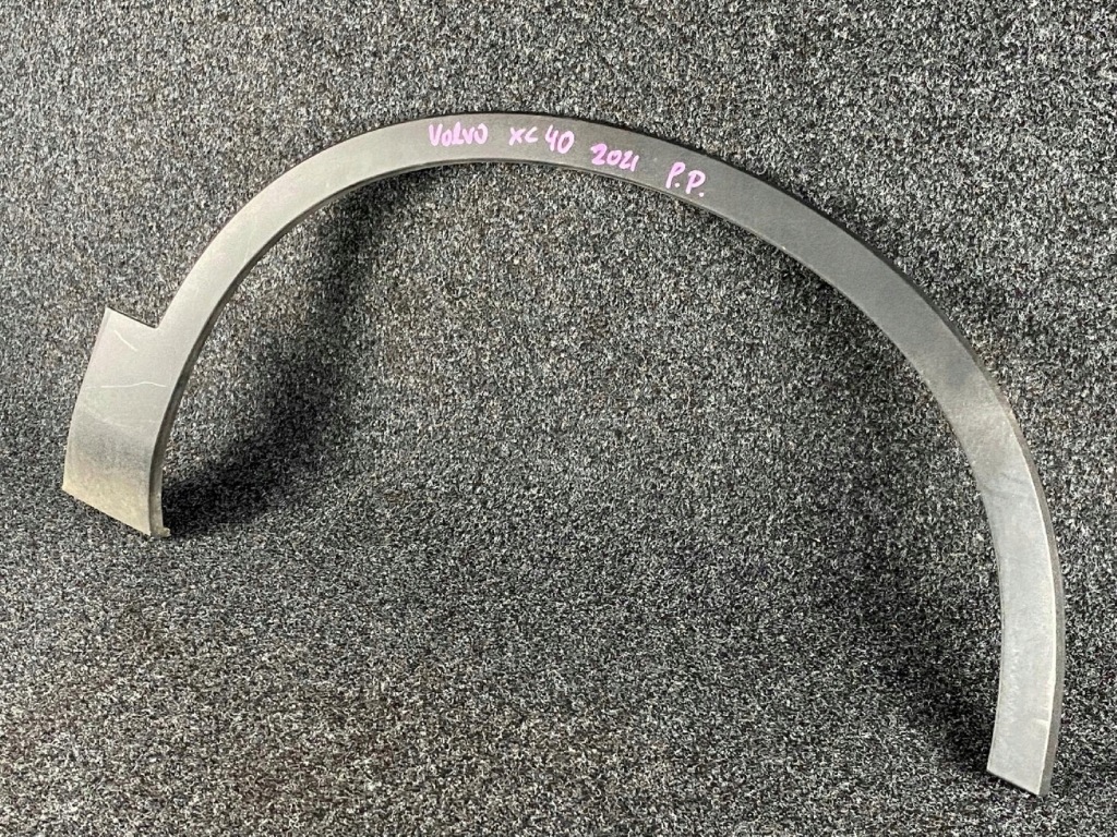 фото №1, Volvo xc40 ii молдинг крила права перед 31448349
