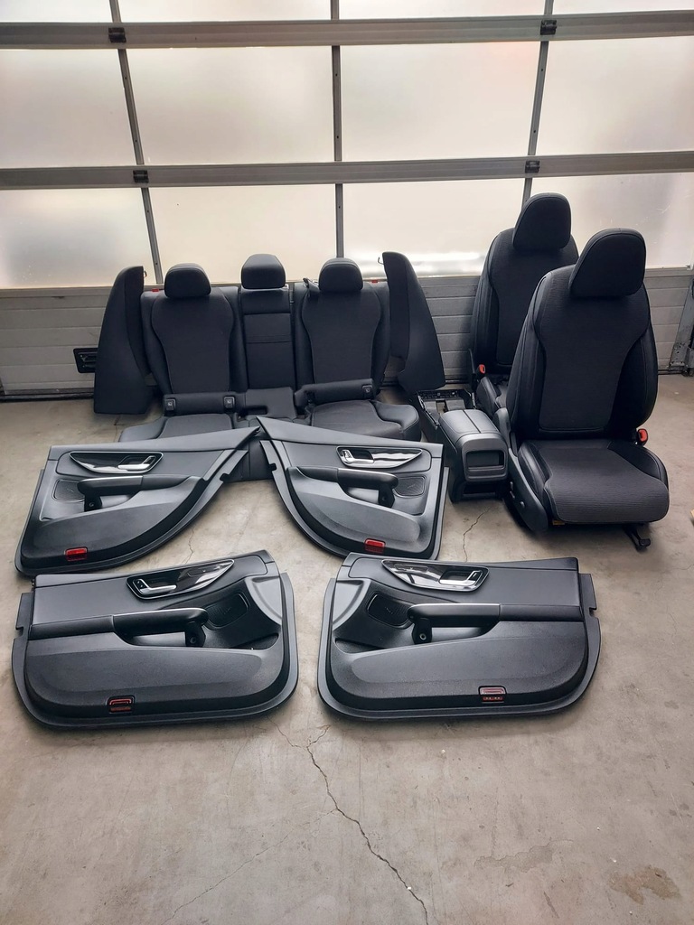 фото №1, Середина сидіння обшивки mercedes c w206 sedan