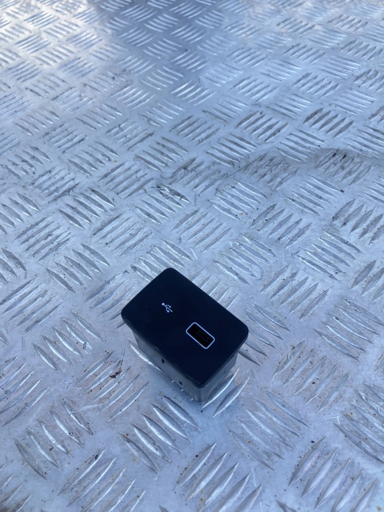 фото №1, Роз'єм port usb fiat tipo ii 16- 735716926