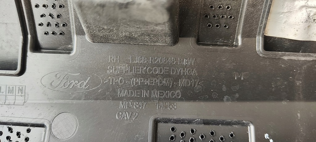 фото №10, Молдинг двері передніх правих задніх правих комплект ford mustang mach-e