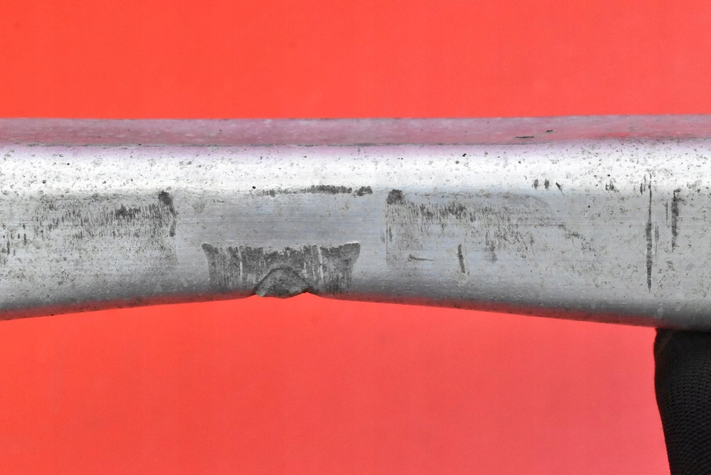 Кронштейн  бампера відбійник лівий перед citroen ds5 12-15 Недорого