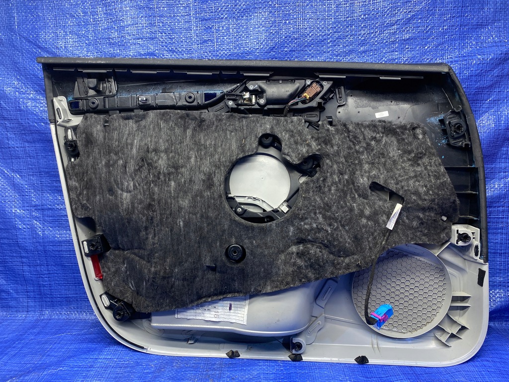 фото №8, Обшивка оббивка двері правий перед передні праве audi a3 sedan 8v5867106