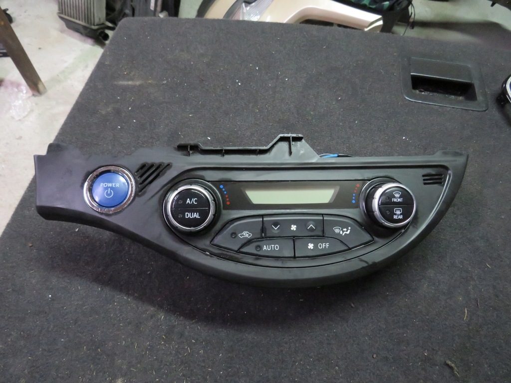 фото №1, Панель обдув кондиционера toyota yaris iii 3