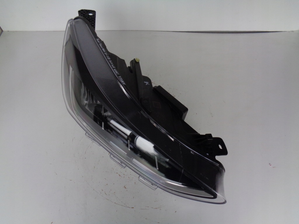 Фара правий фара ford focus mk4 22- рестайлінг  full led Оригінал