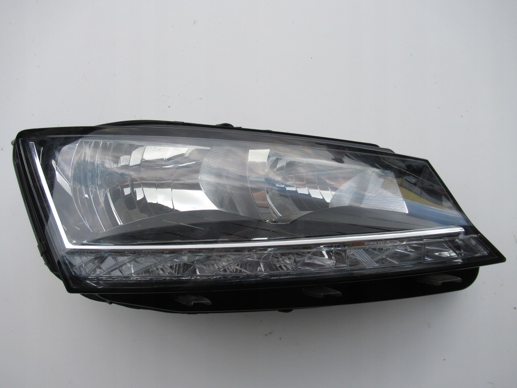 фото №1, Skoda fabia iii 3 lift лампа правый перед led 6v1941016d