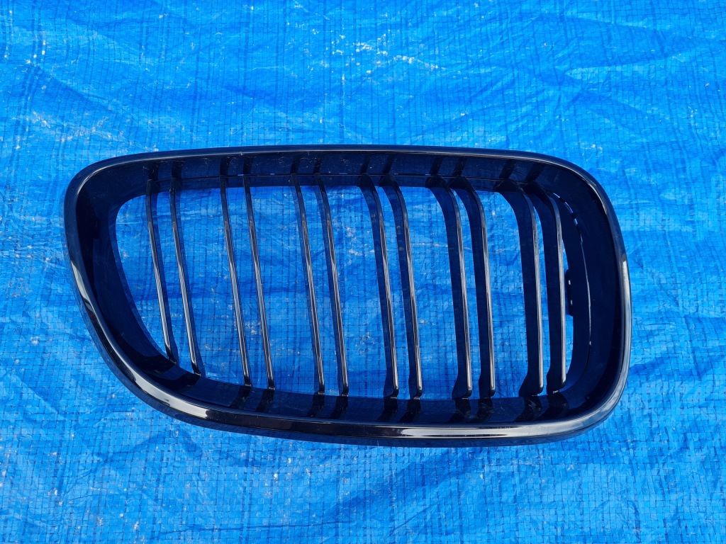 Купить Bmw m2 f87 f87n решётка  правый  8064144