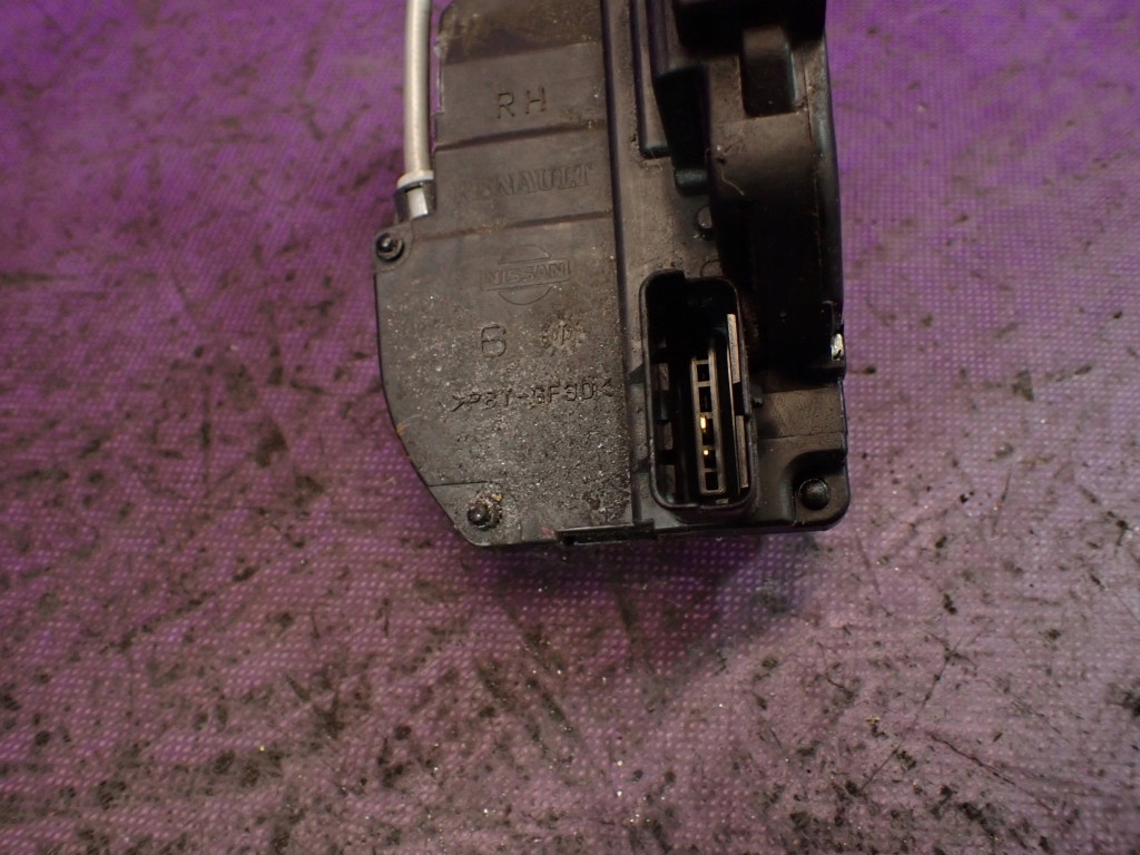 фото №5, Nissan tiida i 04-08 замок перед правый ручка 2 pin