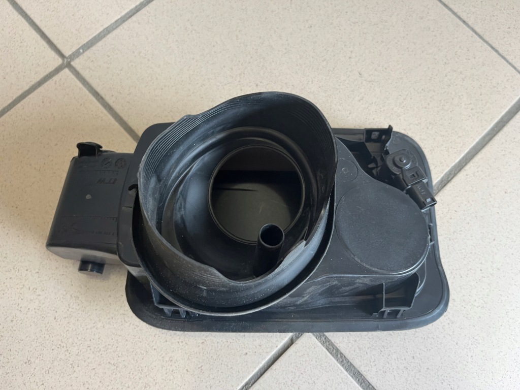 Заглушка заливной топлива bmw f26 f-26 с Разборки