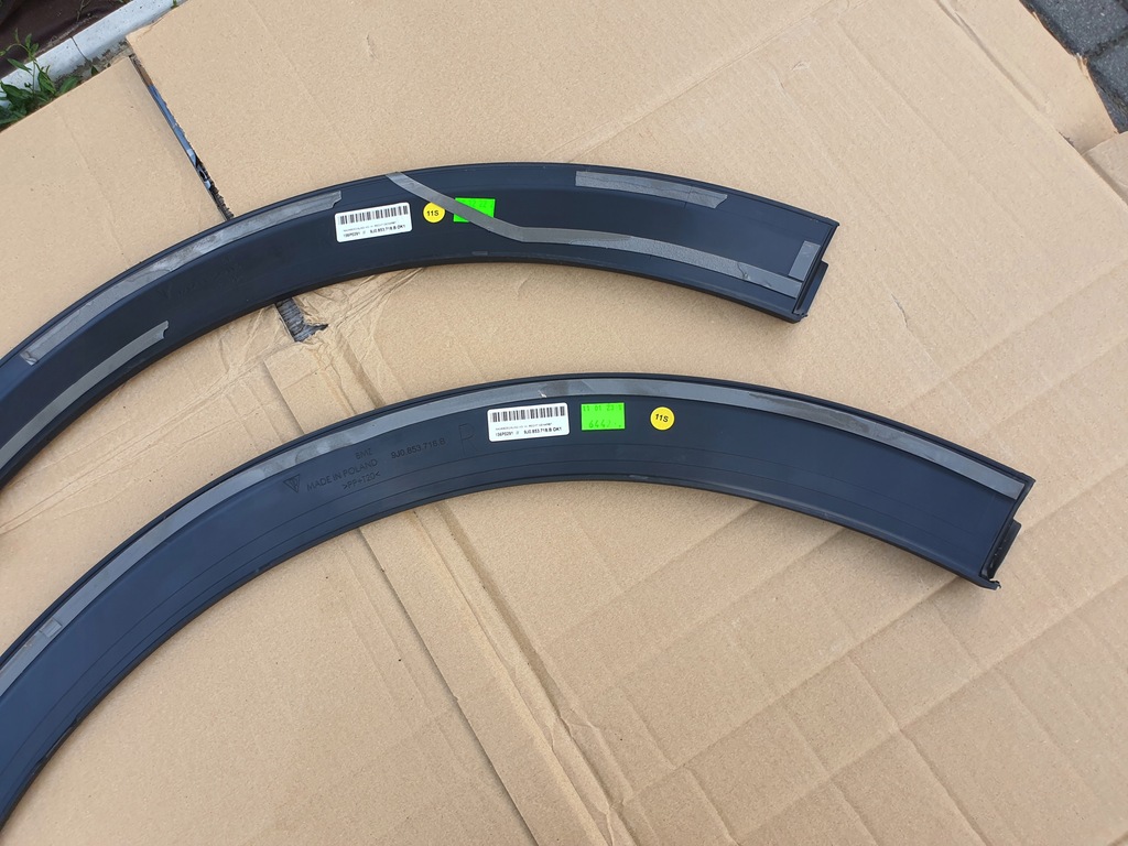 фото №13, Porsche taycan 9j0 молдинг крила правий лівий перед