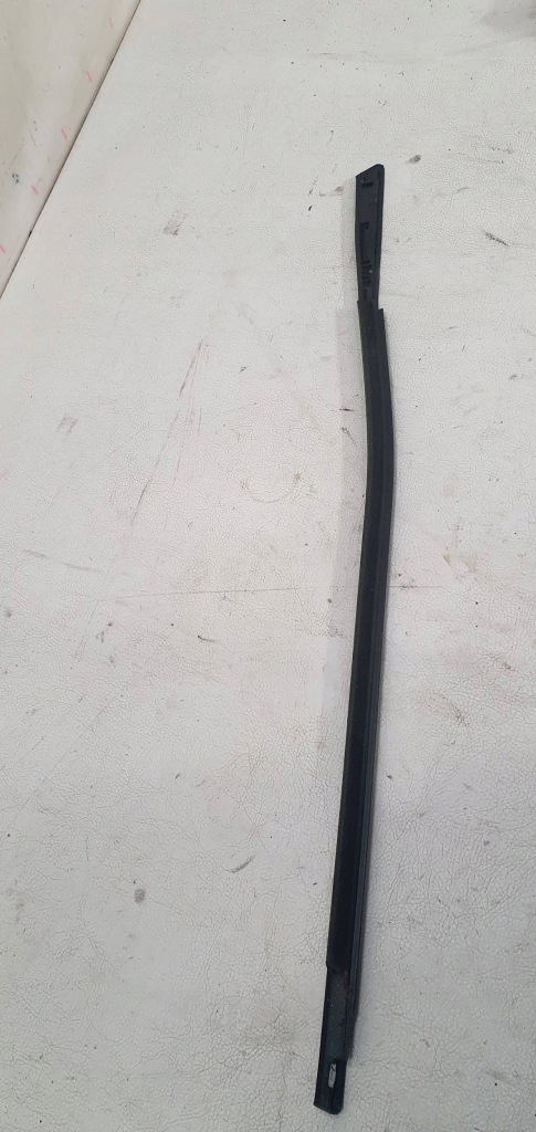 Молдинг двері задня правий renault austral 828323379r Оригінал