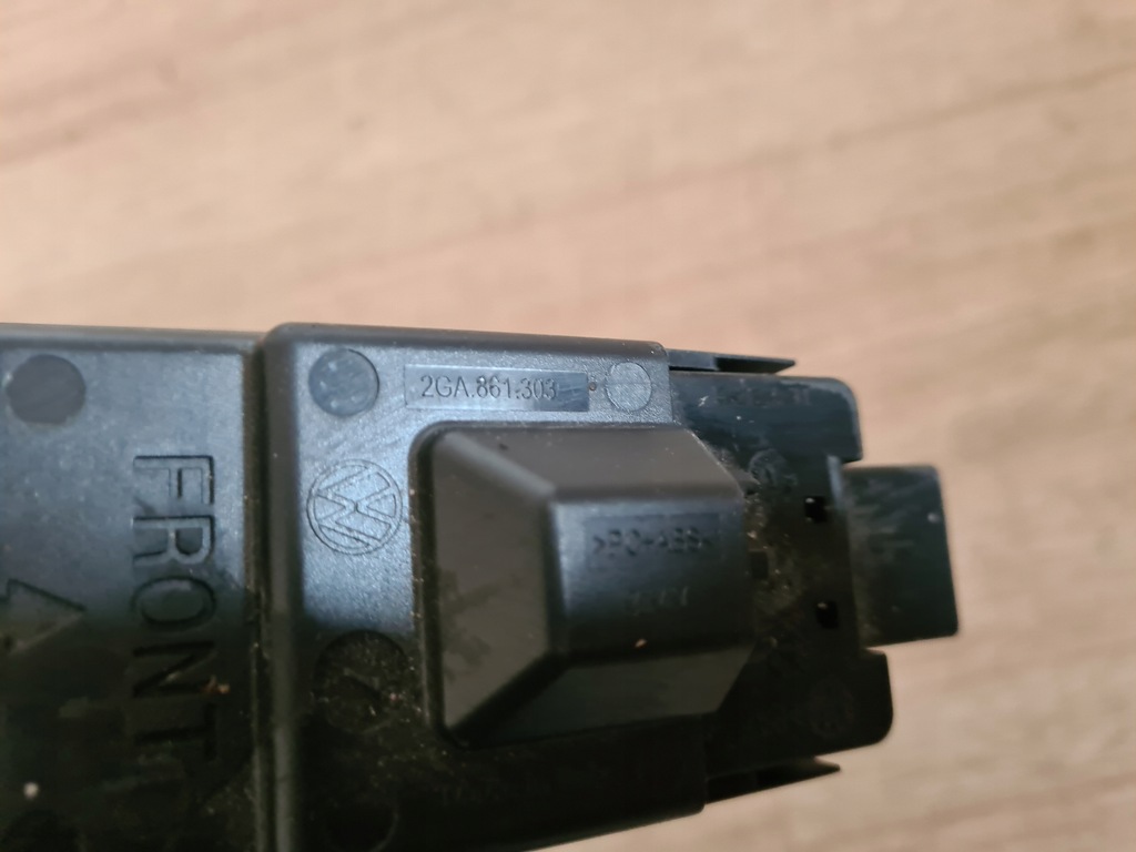 фото №2, Vw t-roc лампа потолочный led czarna 2ga861303