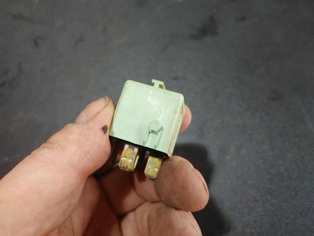 фото №6, Bmw e39 2.5 бензин оригинальный номер bmw реле зелёный 61368373700 оригинал