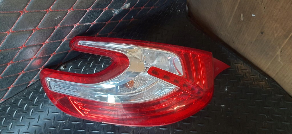 фото №8, Лампа правий задня peugeot 208 i gti 9672628380