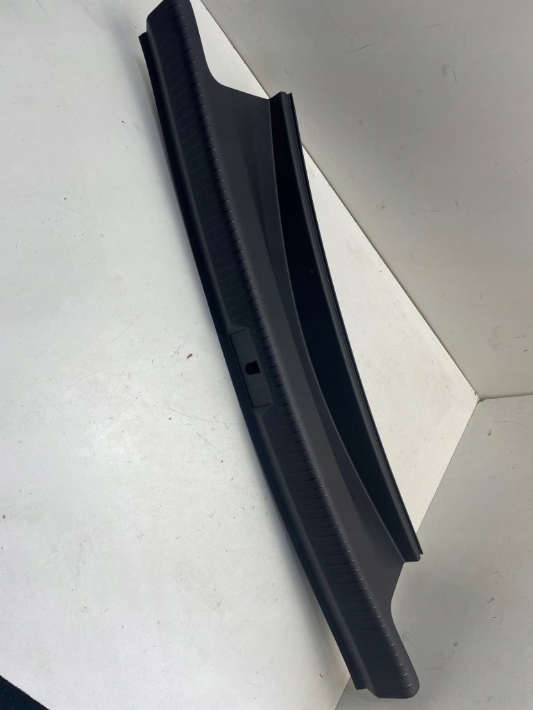 фото №1, Захист край багажника golf vii 5g6863459k nowa