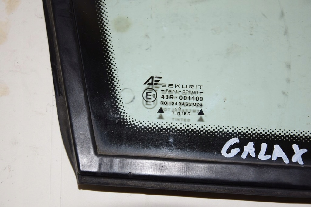 фото №4, Ford galaxy mk2 боковой стекло треугольные