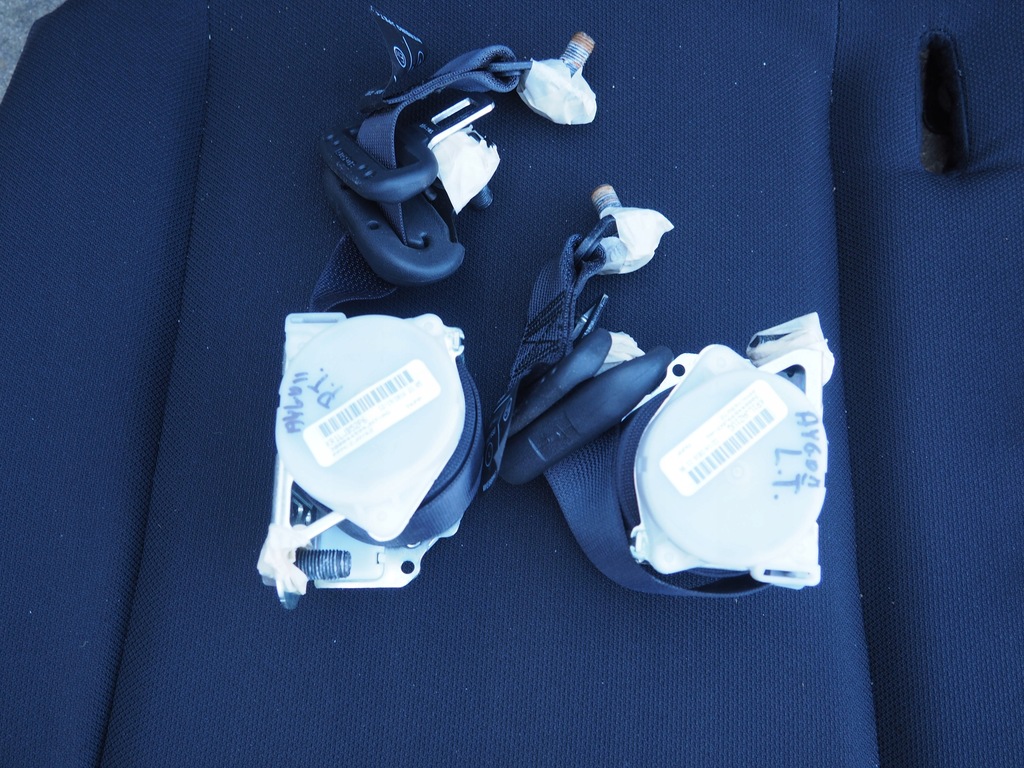 фото №6, Toyota aygo ii 2014-задня заднє сидіння спинка ремені кріплення комплект ładne!