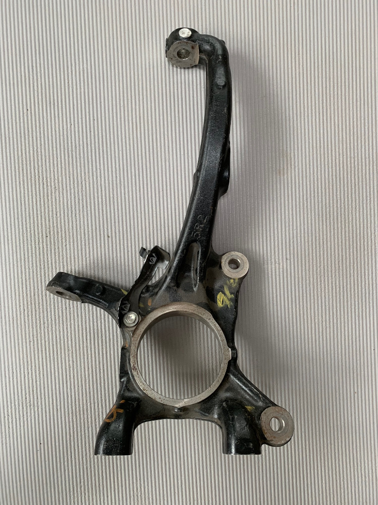 фото №1, Поворотний кулак передня права toyota tundra 2014-2021